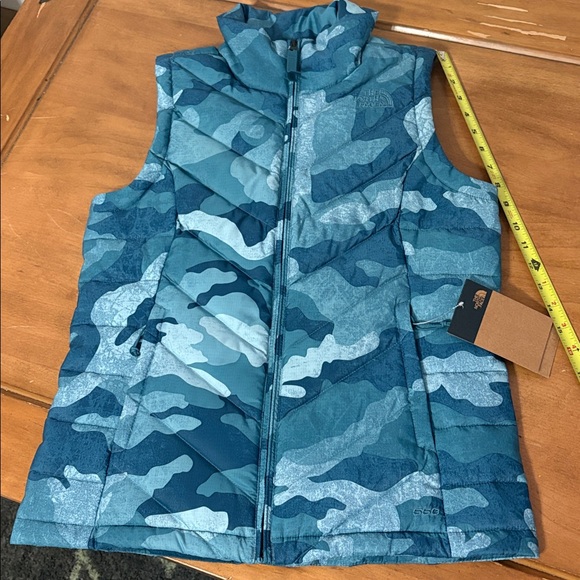 The North Face NWT Down Feather Blue Camouflage Puffer Vest Size Small - Picture 9 of 15